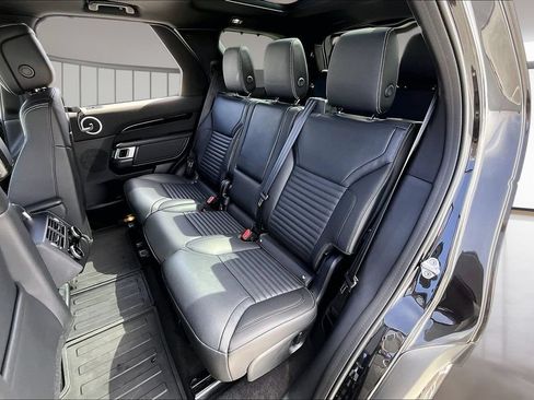 Certified 2025 Land Rover Discovery S AWD/4WD image 20
