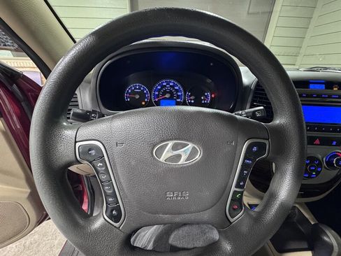 Used 2012 Hyundai Santa Fe GLS image 22