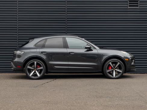 Certified 2024 Porsche Macan S AWD/4WD image 9
