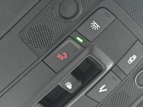 Used 2025 Audi Q3 2.0T Premium image 24