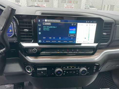 Used 2025 Chevrolet Silverado 2500 LT w/ Convenience Package image 5