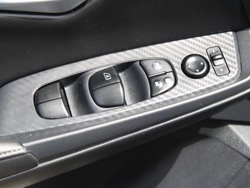 Used 2025 Nissan Sentra SV w/ All-Weather Package FWD image 10