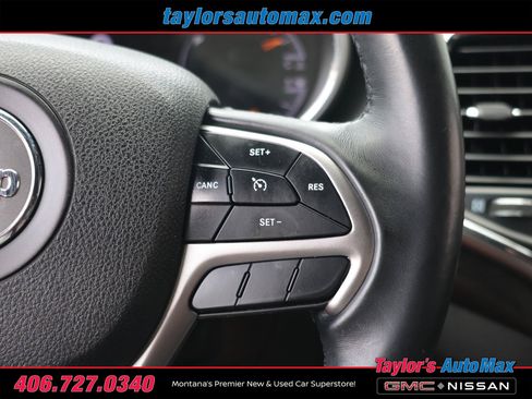 Used 2018 Jeep Grand Cherokee Laredo AWD/4WD image 19