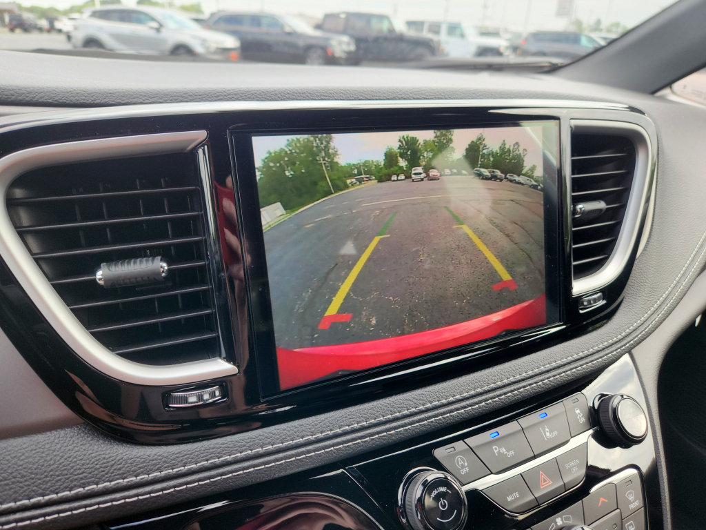 New 2027 Chrysler Pacifica Select FWD image 30
