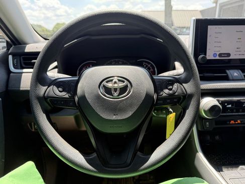 Used 2024 Toyota RAV4 LE FWD image 8