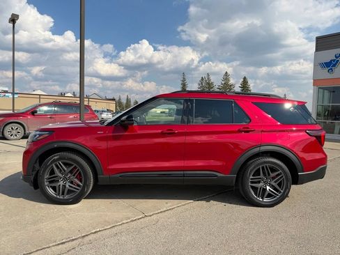 New 2026 Ford Explorer ST-Line w/ ST-Line Street Pack AWD/4WD image 3