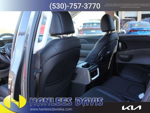 New 2026 Kia Carnival EX image 17