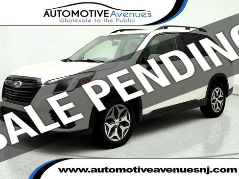 Used 2022 Subaru Forester Premium AWD/4WD image 1