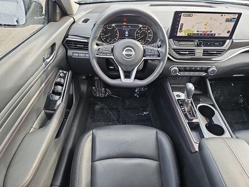 Certified 2023 Nissan Altima 2.5 SR w/ SR Premium Package FWD image 10