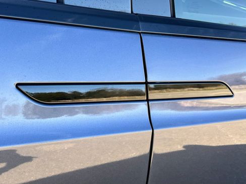 Used 2023 Tesla Model X Plaid image 18