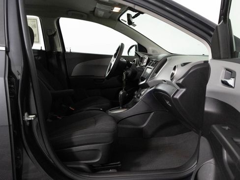 Used 2014 Chevrolet Sonic LT image 38