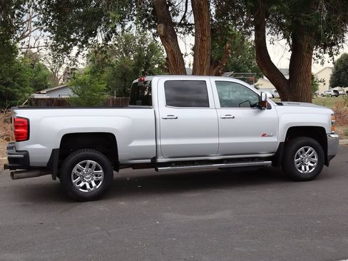 Used 2019 Chevrolet Silverado 2500 LTZ w/ Duramax Plus Package AWD/4WD image 4