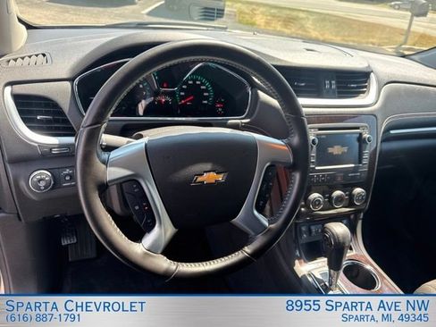 Used 2017 Chevrolet Traverse LT AWD/4WD image 16
