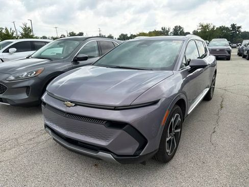 Used 2024 Chevrolet Equinox EV LT FWD image 4