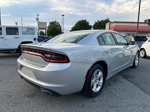 Used 2020 Dodge Charger SXT w/ Leather Interior Group RWD image 4