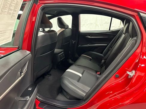 Used 2025 Toyota Camry SE image 43