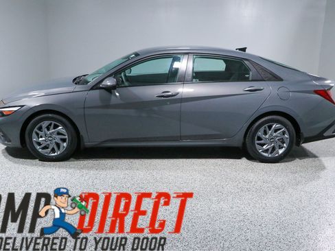 Used 2024 Hyundai Elantra SEL FWD image 10