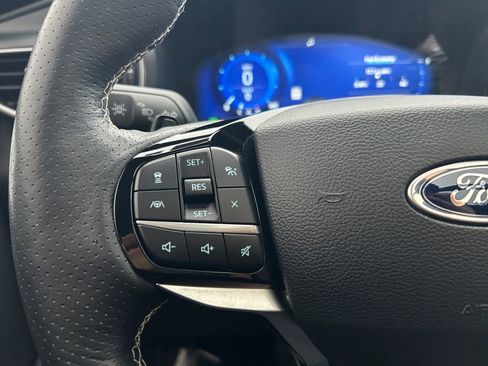 Used 2022 Ford Explorer ST w/ ST Street Pack image 17