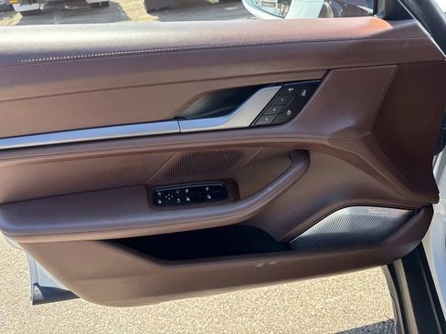 Used 2022 Porsche Taycan Turbo image 17