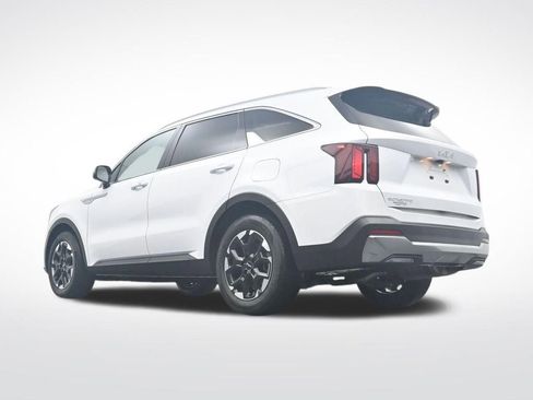 Used 2024 Kia Sorento S image 37