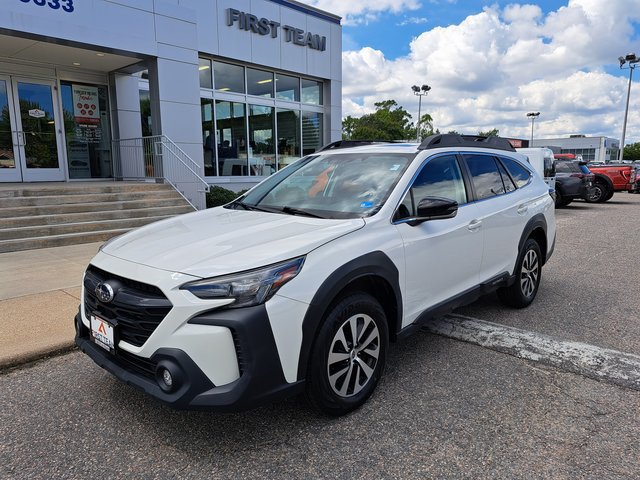 Certified 2024 Subaru Outback Premium AWD/4WD image 2