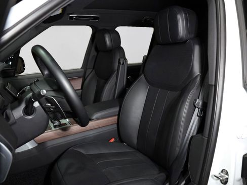 Used 2025 Land Rover Range Rover SE AWD/4WD image 6