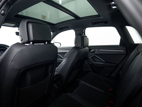 Certified 2025 Audi Q3 2.0T Premium w/ Convenience Package image 19