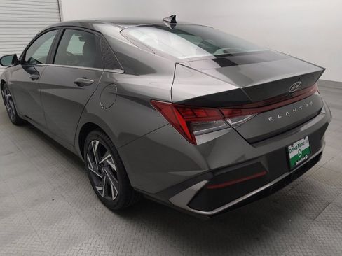 Used 2025 Hyundai Elantra SEL FWD image 5