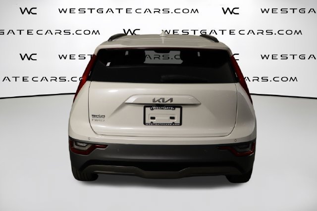 Used 2023 Kia Niro Wave w/ Wave Preserve Package FWD image 4