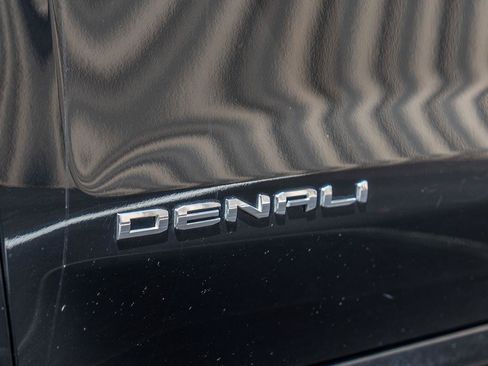 Used 2022 GMC Sierra 1500 Denali w/ Denali Premium Package AWD/4WD image 9