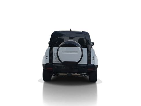 Certified 2026 Land Rover Defender 110 X-Dynamic SE AWD/4WD image 7