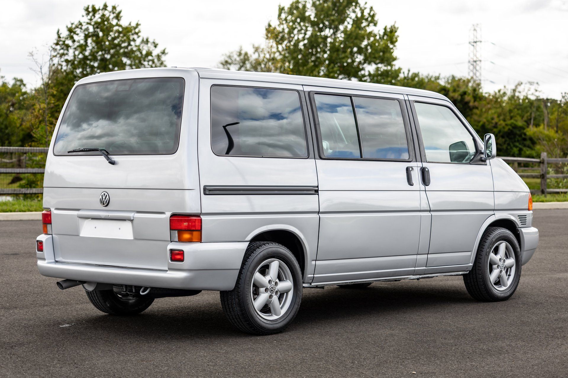 Used 2002 Volkswagen Eurovan MV FWD image 18