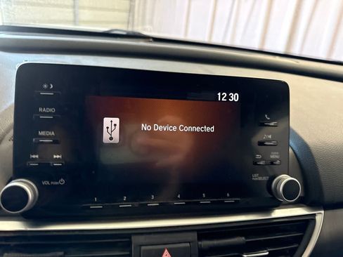 Used 2019 Honda Accord LX image 26
