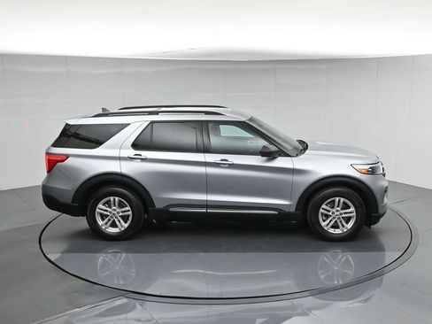 Certified 2022 Ford Explorer XLT RWD image 56