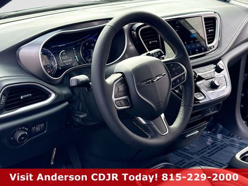 New 2026 Chrysler Pacifica Select FWD image 4