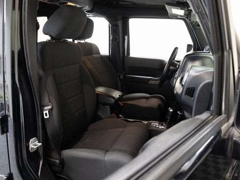 Used 2012 Jeep Wrangler Unlimited Sport image 21