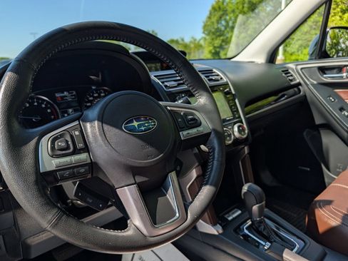 Used 2018 Subaru Forester 2.5i Touring AWD/4WD image 27