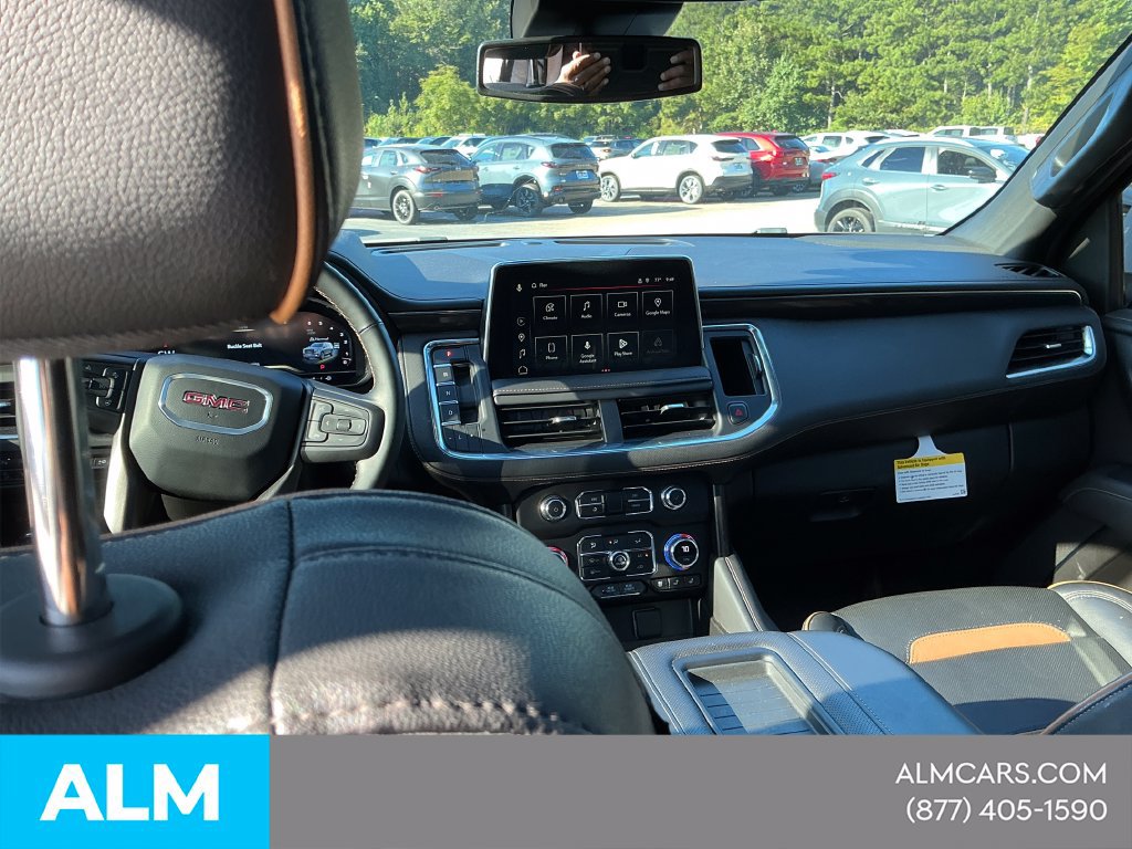 Used 2024 GMC Yukon XL AT4 AWD/4WD image 13