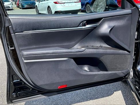 Used 2024 Toyota Camry SE w/ Cold Weather Package AWD/4WD image 9