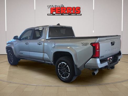 Used 2025 Toyota Tacoma TRD Sport AWD/4WD image 7