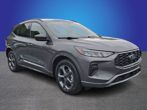Used 2023 Ford Escape ST-Line w/ Tech Pack #1 AWD/4WD image 3
