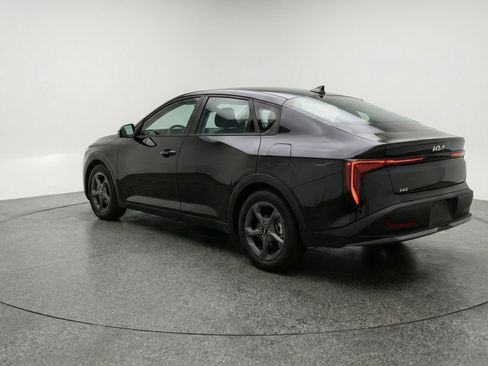 Used 2025 Kia K4 LXS image 6