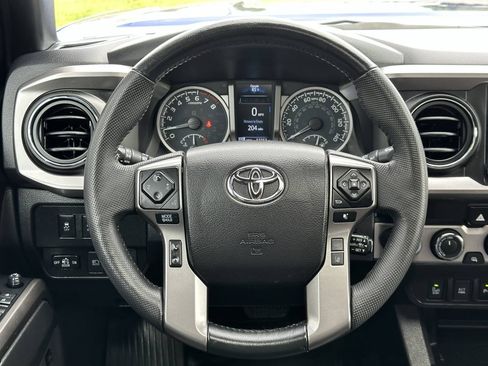 Used 2022 Toyota Tacoma Limited AWD/4WD image 40