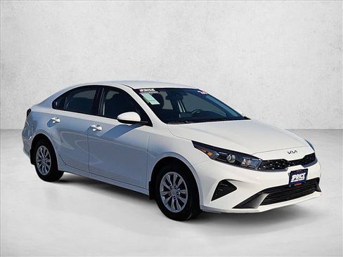 Used 2024 Kia Forte LX FWD image 3
