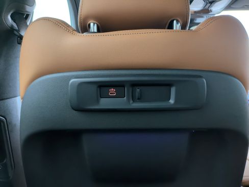 Certified 2023 BMW X5 xDrive40i w/ Executive Package image 38