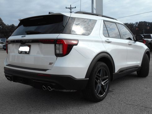 Used 2025 Ford Explorer ST AWD/4WD image 6