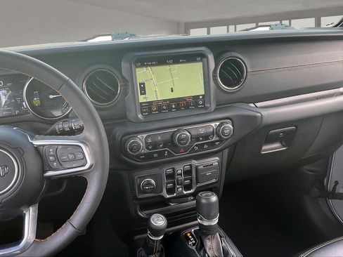 Used 2023 Jeep Wrangler Unlimited Sahara AWD/4WD image 9