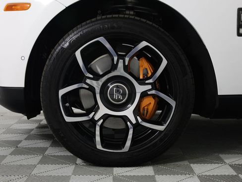 Certified 2024 Rolls-Royce Cullinan Black Badge w/ Driver's Package image 31