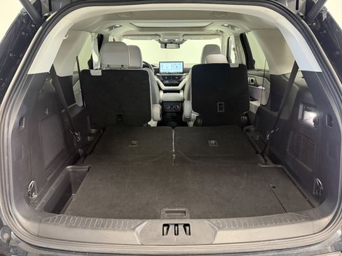 Used 2025 Ford Explorer Platinum w/ LUX Leather Package AWD/4WD image 27