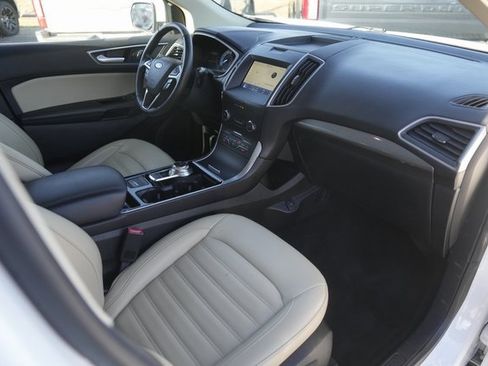 Used 2020 Ford Edge SEL image 17